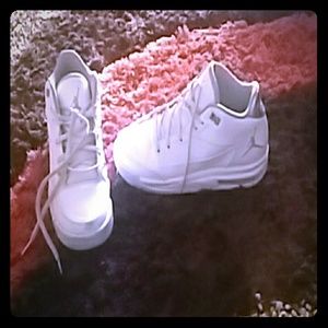 Nike shoes size 4.5 youth (size 6 ladies)